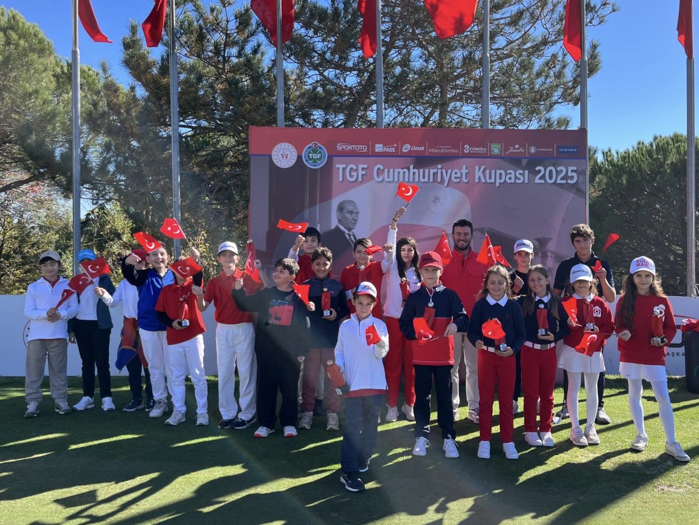 2025 TGF Cumhuriyet Kupası’nın Minikler ve Yıldızlar Kategorisinde Kupalar Sahiplerini Buldu