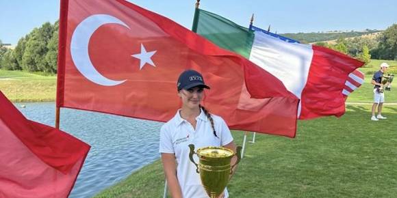 Milli Sporcumuz Deniz Sapmaz, Macaristan’da Şampiyon oldu